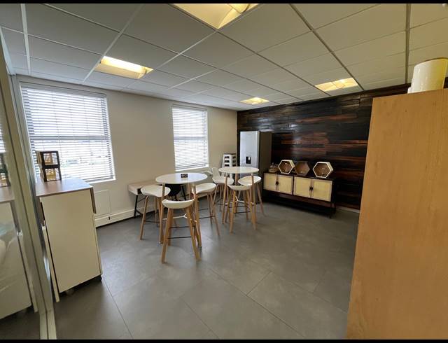 185M² OFFICE TO LET IN CENTURY CITY
